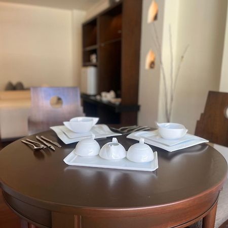 빠통 파라곤 리조트 앤 스파  Patong 외부 사진 A table set for breakfast at a hotel